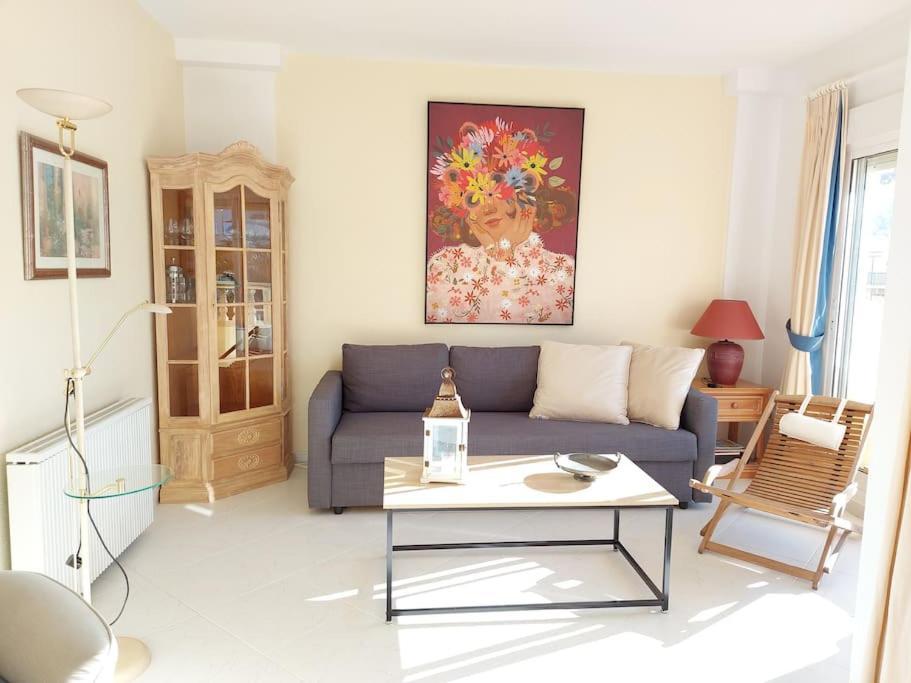 Estupendo Apartamento En Primera Linea De Playa Y Con Vistas Al Mar Dénia Exterior foto