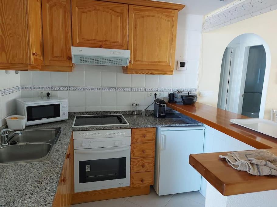 Estupendo Apartamento En Primera Linea De Playa Y Con Vistas Al Mar Dénia Exterior foto