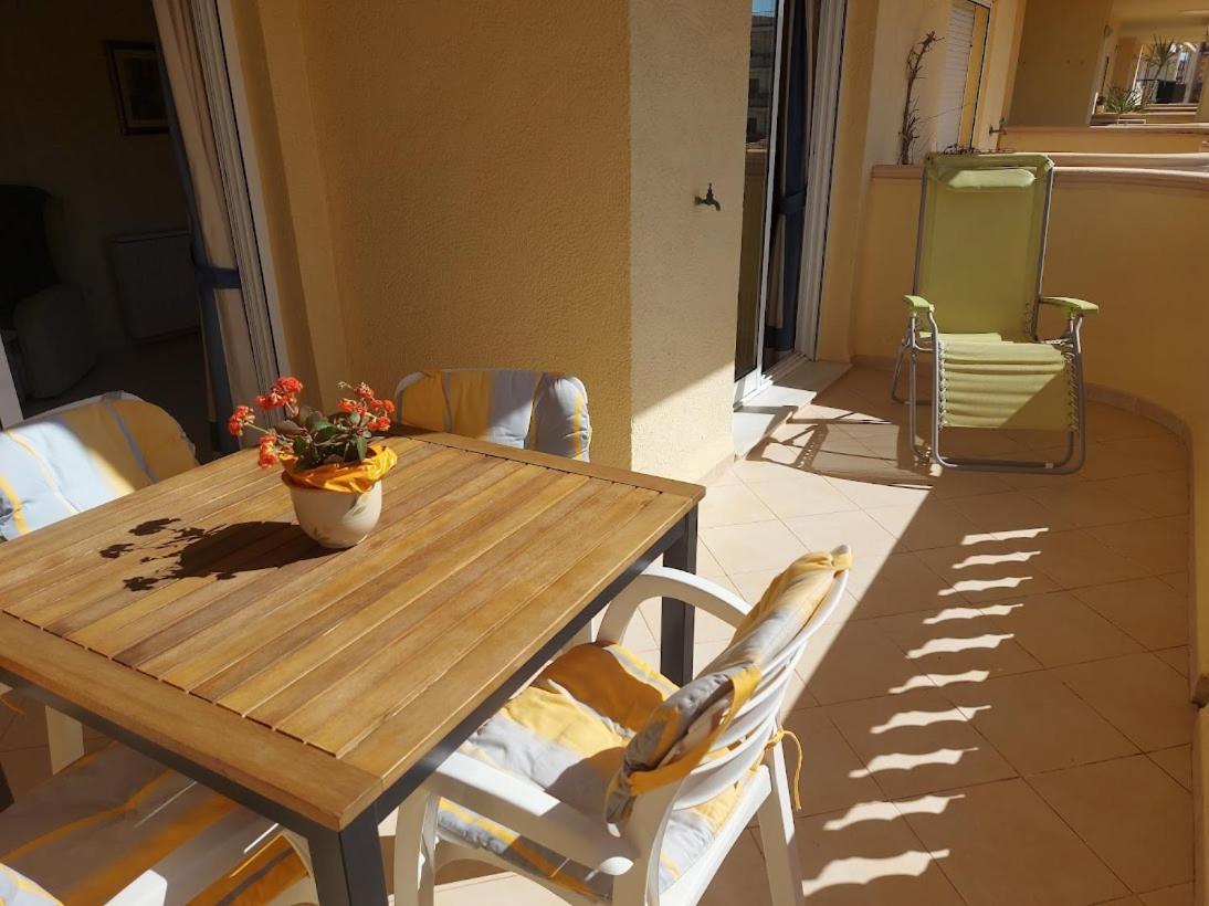 Estupendo Apartamento En Primera Linea De Playa Y Con Vistas Al Mar Dénia Exterior foto